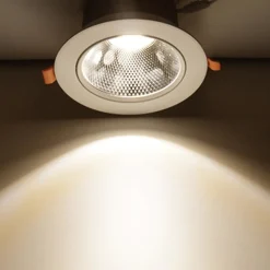 LED Einbauspot dimmbar - 7W entspricht 70W - 2700K Warmweiß - schwenkbar