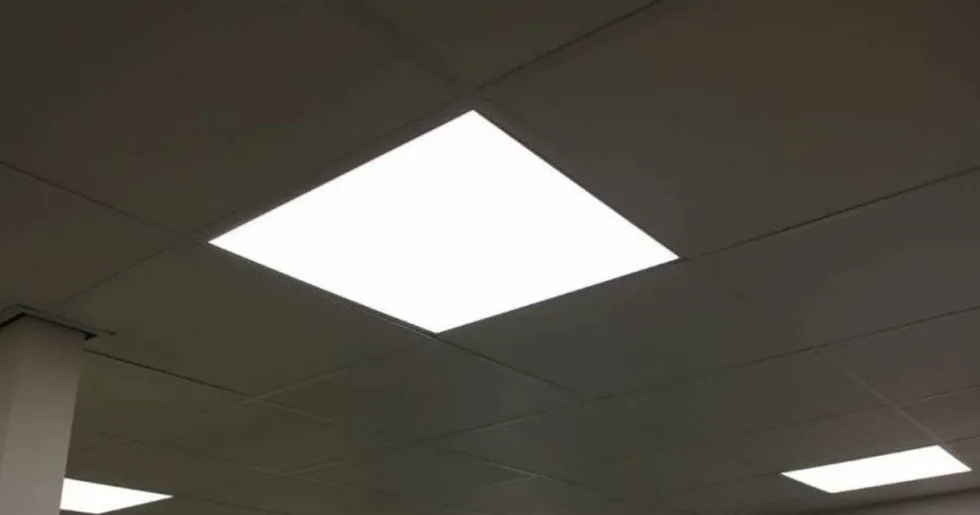 LED Panel 60x60 40W 3000K 4000Lm inkl. Trafo 1.5m Netzkabel. 5 Jahre Garantie - flimmerfrei