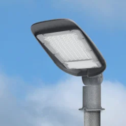 LED Straßenlaterne IP65 - 150W 13200Lm - 6500K Tageslichtweiß - 3 Jahre Garantie
