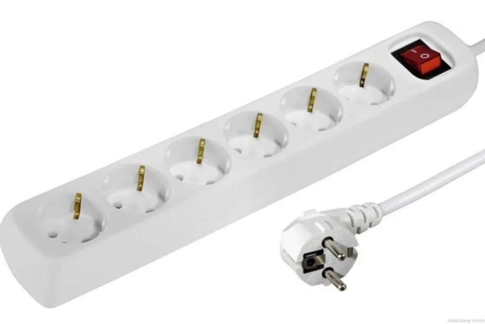 Steckdosenleiste 6-fach mit An- und Ausschalter- 1.5m Stecker