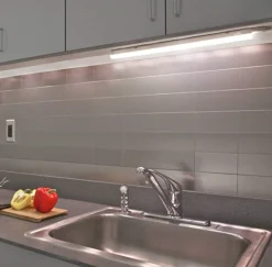 T5 LED Küchenunterbauleuchte - 60cm - Lichtfarbe optional - komplett mit Anschlusskabel und Ein- / Ausschalter - 8W entspricht 80W